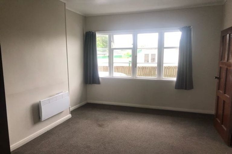 Photo of property in 192 Rathgar Road, Henderson, Auckland, 0610