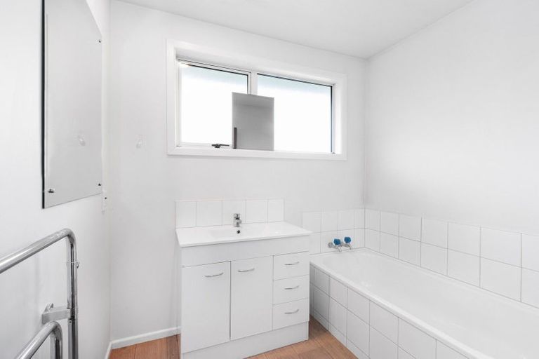 Photo of property in 40 Camberwell Place, Avonhead, Christchurch, 8042