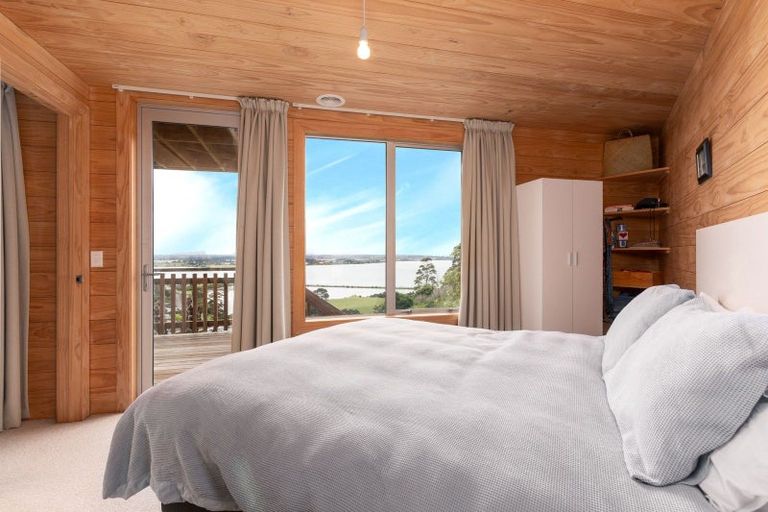 Photo of property in 5 Rifleman Lane, Redcliffs, Christchurch, 8081