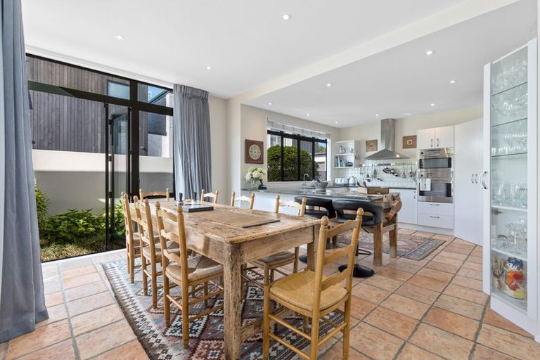 Photo of property in 7 Frieston Road, Milford, Auckland, 0620