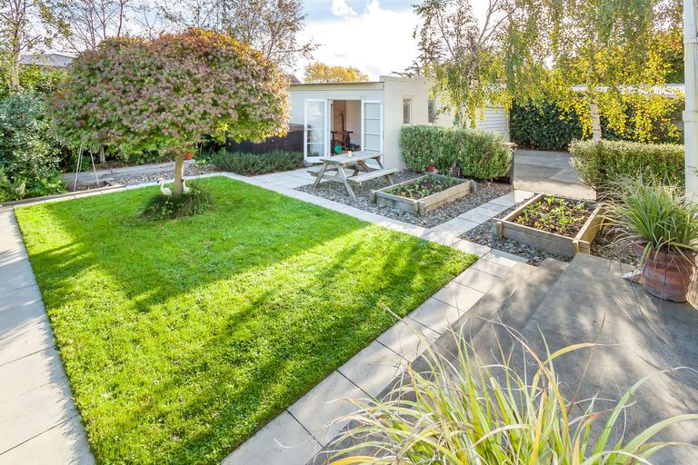 Photo of property in 72 Heretaunga Street, Palmerston North, 4414