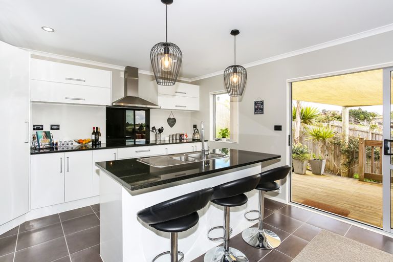 Photo of property in 36 Cape Vista Crescent, Pukekohe, 2120