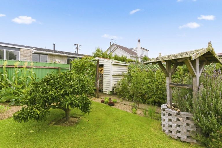 Photo of property in 9 Chester Street, Levin, 5510