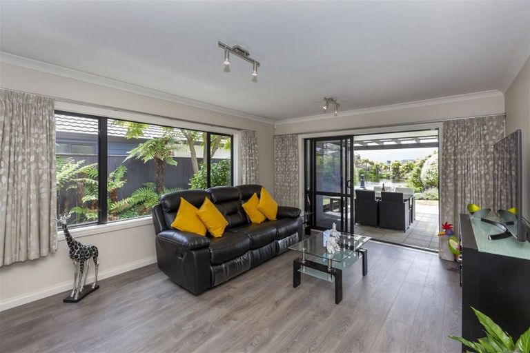 Photo of property in 4 Consort Close, Paraparaumu Beach, Paraparaumu, 5032