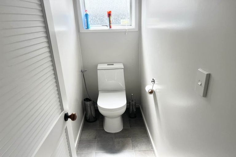 Photo of property in 2 Cushla Place, Massey, Auckland, 0614