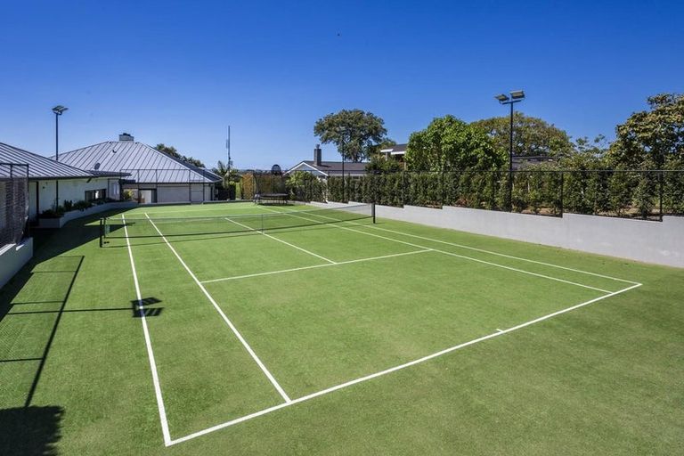 Photo of property in 23-27 Lake View Road, Takapuna, Auckland, 0622