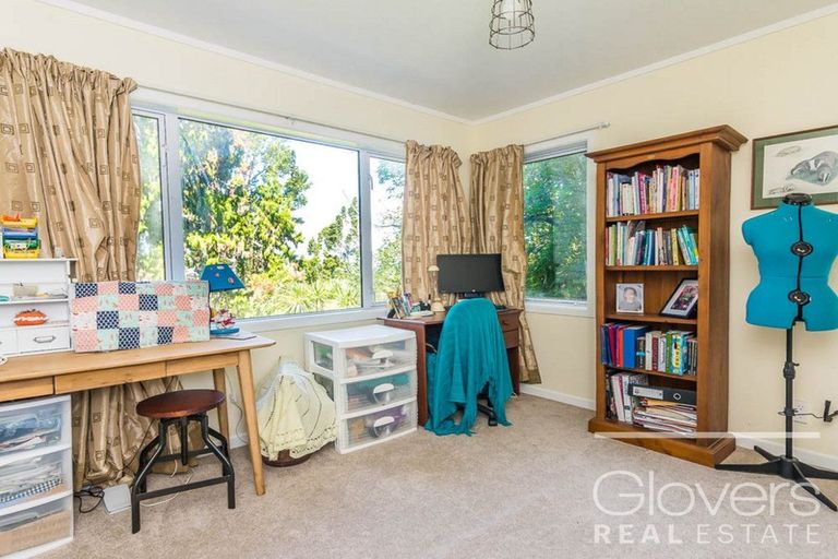 Photo of property in 18 Tanekaha Road, Titirangi, Auckland, 0604