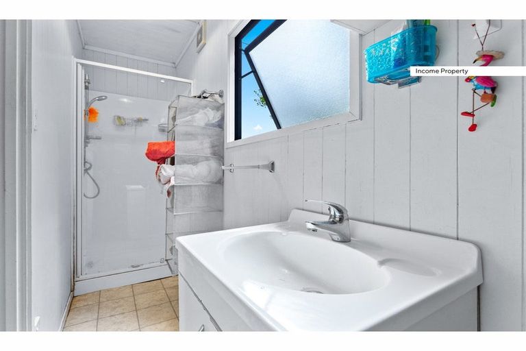 Photo of property in 2/8 Chartwell Avenue, Glenfield, Auckland, 0629