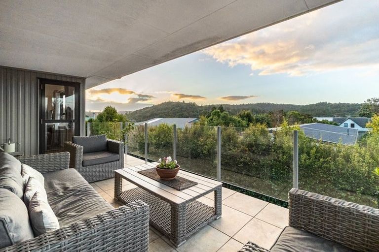 Photo of property in 53 Okura River Road, Okura, Albany, 0792