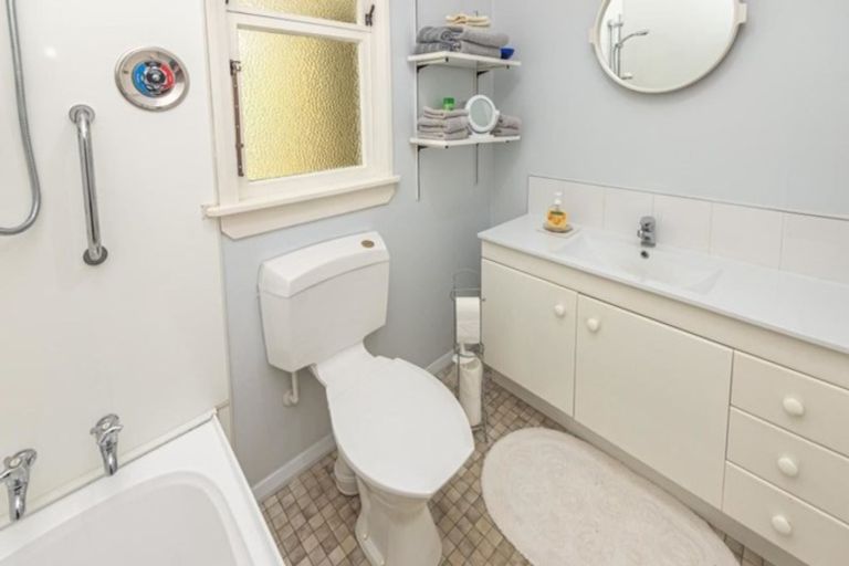 Photo of property in 17 Tulloch Street, Saint Johns Hill, Whanganui, 4500