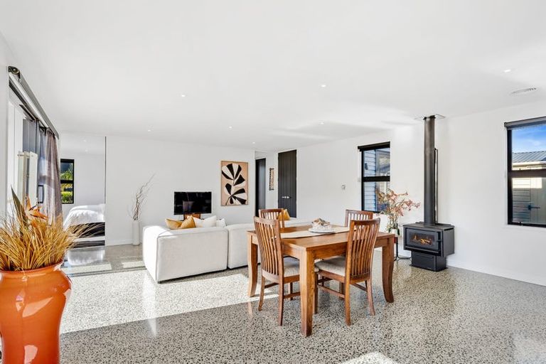 Photo of property in 5 Awanui Crescent, Matakana, Warkworth, 0985