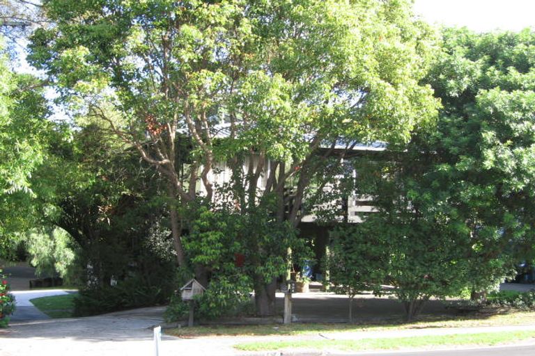 Photo of property in 1/234 Beach Road, Campbells Bay, Auckland, 0630