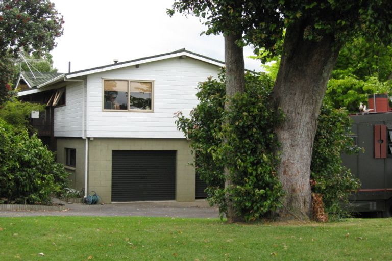 Photo of property in 4 Ashcroft Avenue, Mangere Bridge, Auckland, 2022