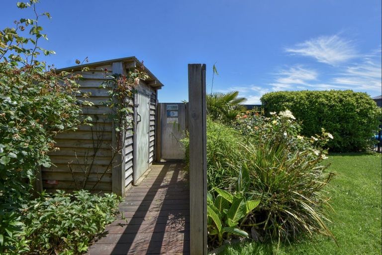 Photo of property in 5 Warrington Court, Carterton, 5713