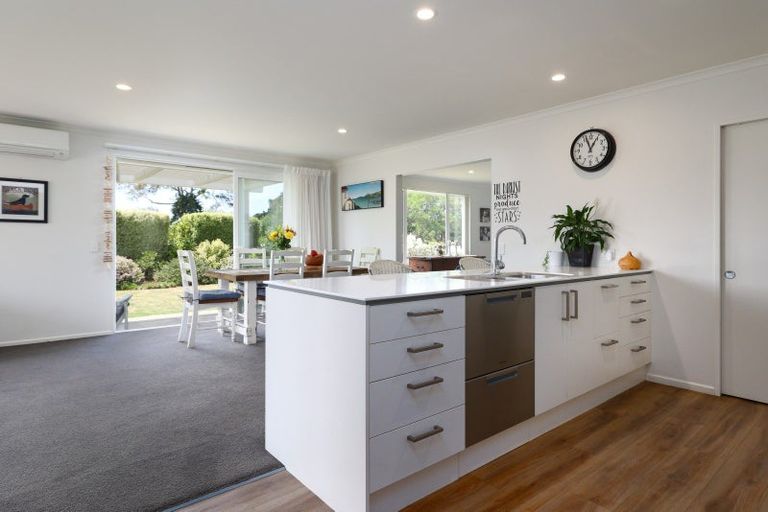 Photo of property in 2 Les Wakefield Road, Mapua, 7005