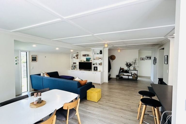 Photo of property in 185 Tutere Street, Waikanae Beach, Waikanae, 5036