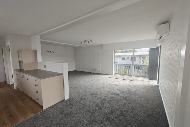 Photo of property in 10 Longreach Drive, Sunnyvale, Auckland, 0612