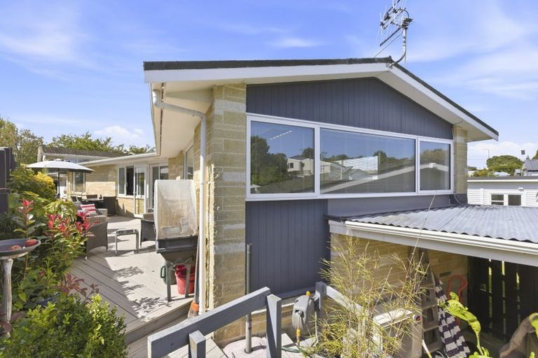 Photo of property in 17 Margaret Road, Raumati Beach, Paraparaumu, 5032