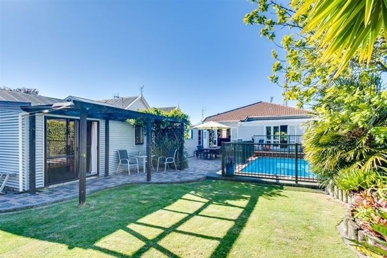 Photo of property in 120 Vigor Brown Street, Napier South, Napier, 4110