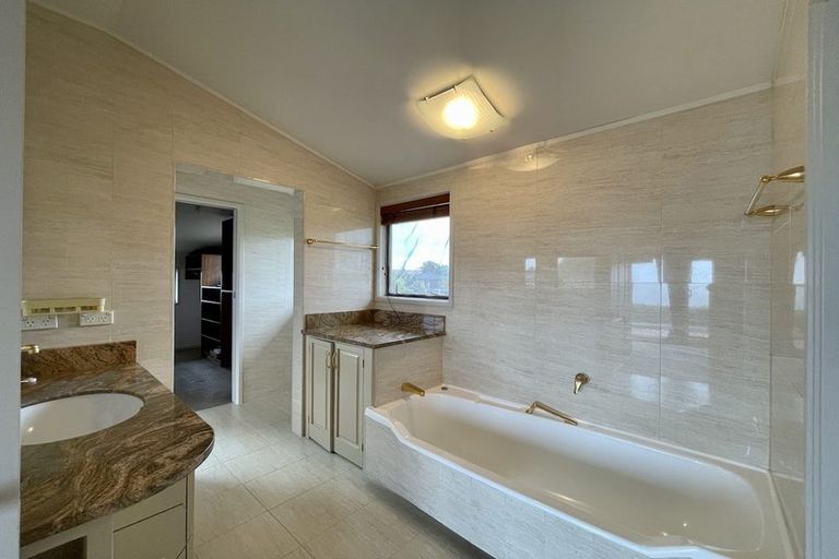 Photo of property in 156 Clovelly Road, Bucklands Beach, Auckland, 2012