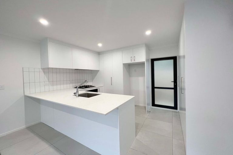 Photo of property in 15c Regia Close, Half Moon Bay, Auckland, 2012