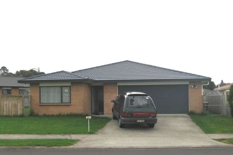 Photo of property in 15 Greenberry Drive, Ranui, Auckland, 0612