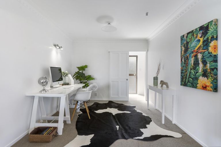 Photo of property in 27 Lexington Drive, Botany Downs, Auckland, 2010