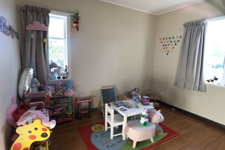 Photo of property in 379a West Coast Road, Glen Eden, Auckland, 0602