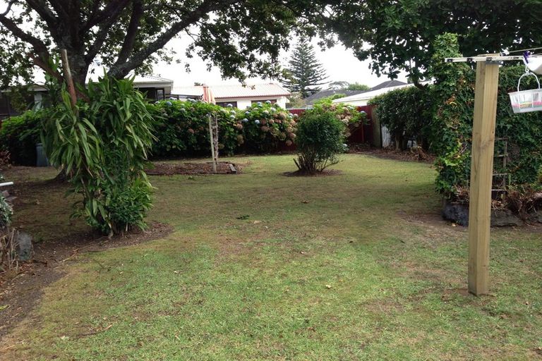Photo of property in 516 Te Atatu Road, Te Atatu Peninsula, Auckland, 0610
