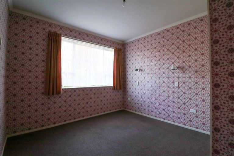 Photo of property in 60 Timaru Road, Waimate, 7924