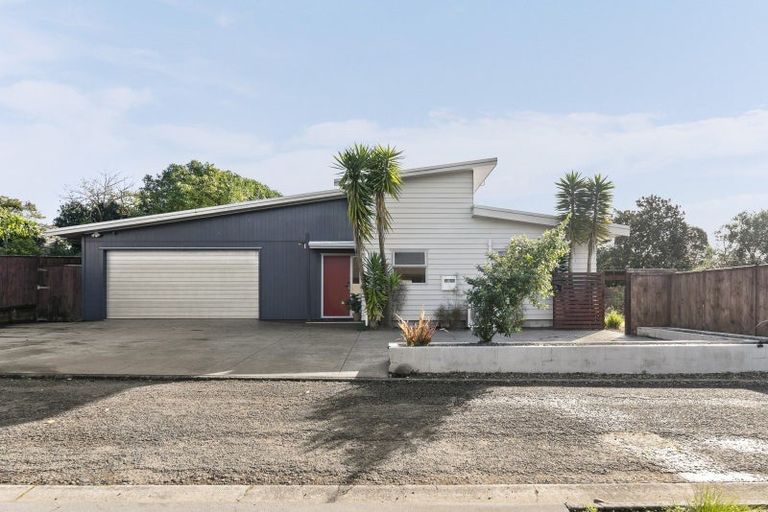 Photo of property in 23 Heta Road, Highlands Park, New Plymouth, 4312