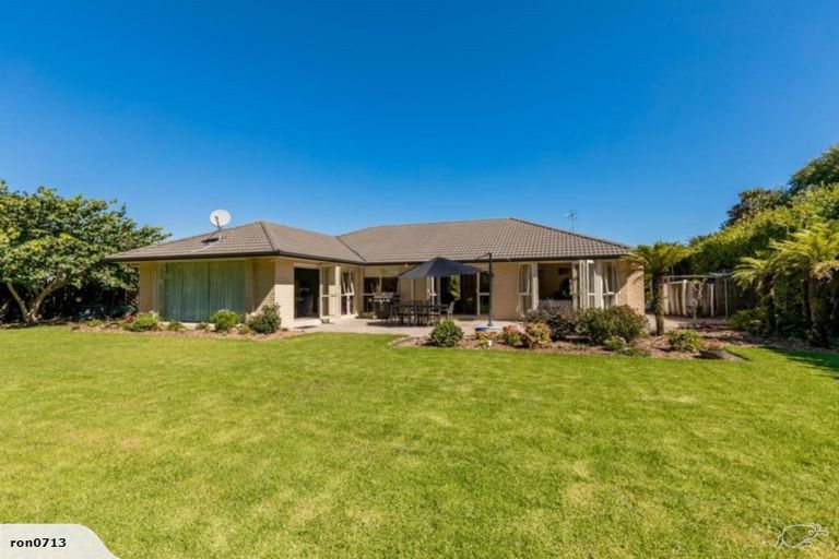 Photo of property in 6 Station Road, Huapai, Kumeu, 0810