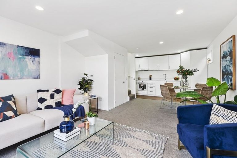 Photo of property in Pirie Street Townhouses, 8/35 Pirie Street, Mount Victoria, Wellington, 6011