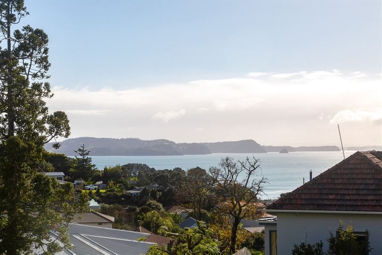 Photo of property in 4 Vipond Road, Stanmore Bay, Whangaparaoa, 0932