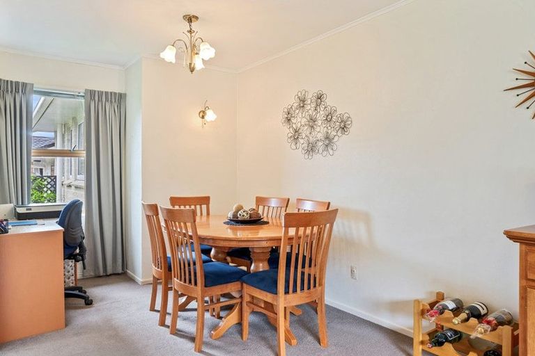 Photo of property in 16 Blue Mountains Road, Silverstream, Upper Hutt, 5019