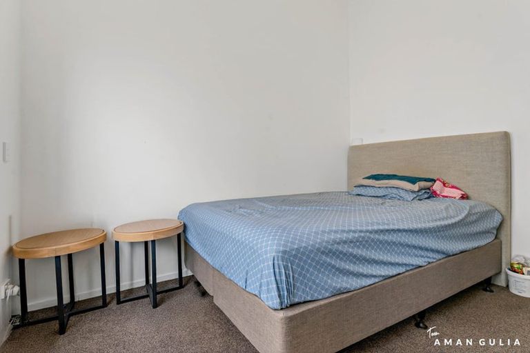 Photo of property in 15 Helen Jenepher Lane, Mount Wellington, Auckland, 1062