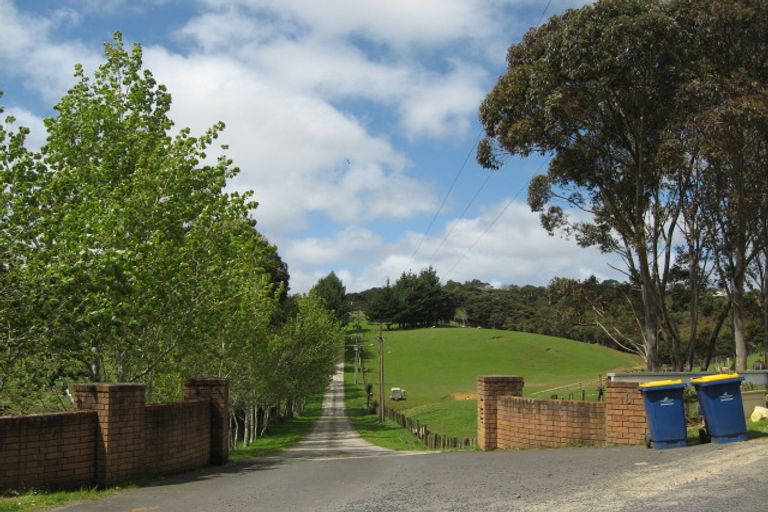 Photo of property in 8 Steed Road, Waitakere, Auckland, 0816