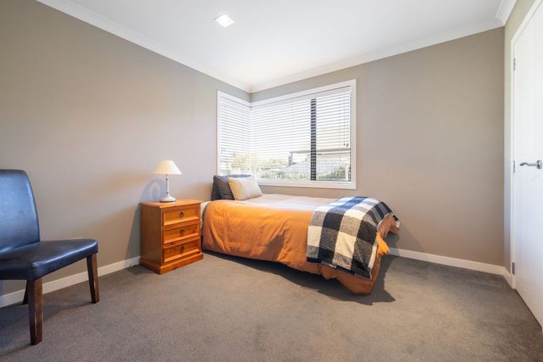 Photo of property in 20 Gibbston Close, Huntington, Hamilton, 3210