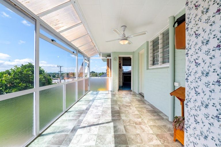 Photo of property in 42 Forest Lake Road, Forest Lake, Hamilton, 3200