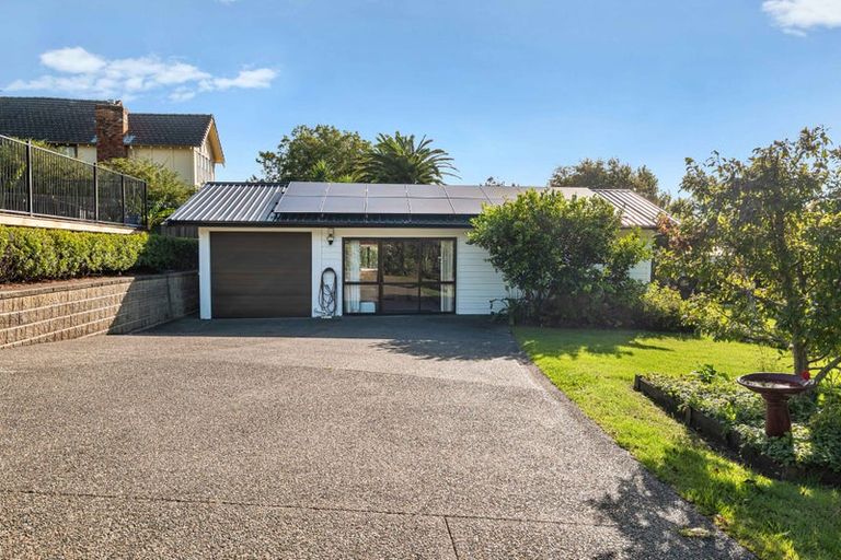 Photo of property in 143 Whangaparaoa Road, Red Beach, 0932
