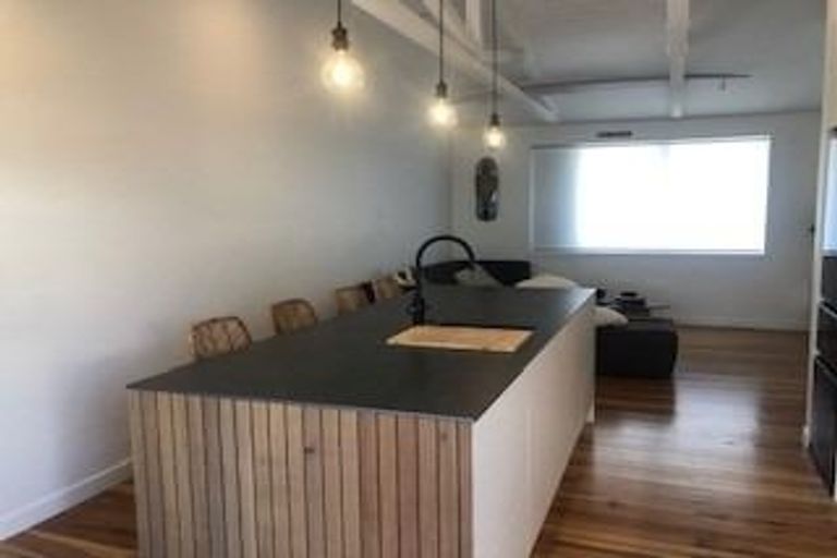 Photo of property in 2/8 Cecil Road, Milford, Auckland, 0620