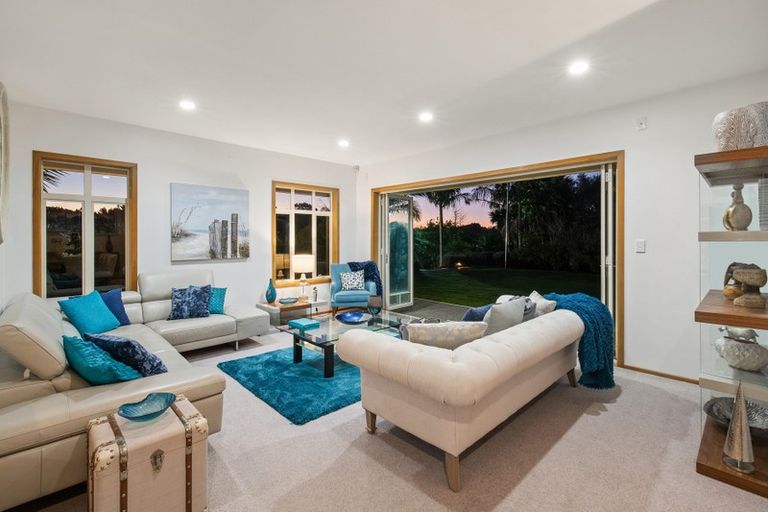 Photo of property in 82 Brownhill Road, Whitford, Manurewa, 2576