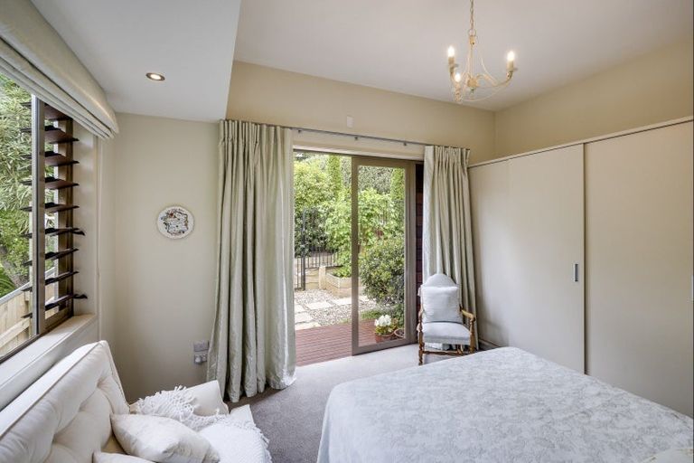 Photo of property in 17 Shortland Place, Havelock North, 4130