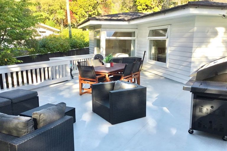 Photo of property in 32 Chatsworth Road, Silverstream, Upper Hutt, 5019