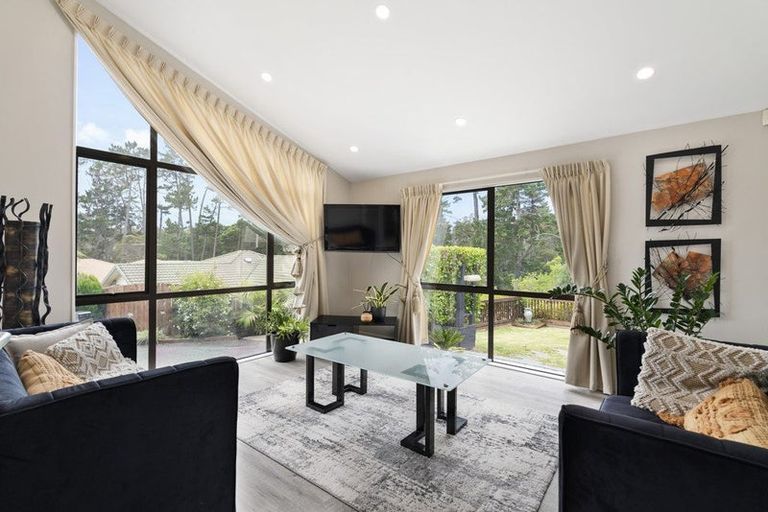 Photo of property in 28 Durbin Court, Greenhithe, Auckland, 0632