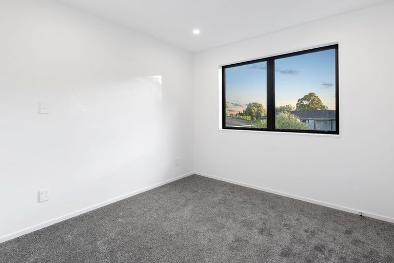 Photo of property in 29d Mirrabooka Avenue, Botany Downs, Auckland, 2010