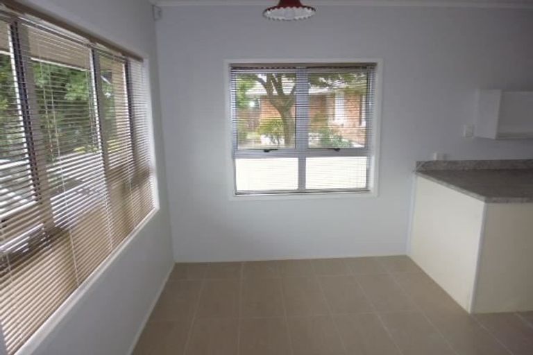 Photo of property in 16 Valentine Street, Papakura, 2110