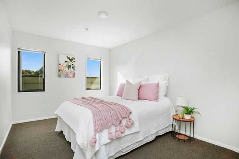 Photo of property in 4/232 Main Road, Tawa, Wellington, 5028