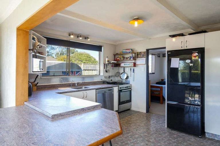 Photo of property in 17 John Street, Ocean View, Dunedin, 9035