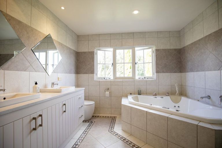 Photo of property in 55 Three Oaks Drive, Dairy Flat, Albany, 0794